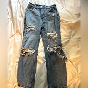 Hollister High Rise Straight Jeans Ripped